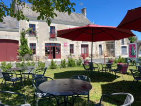 Гостиница Logis Auberge de Crissay  Криссе-Сюр-Манс